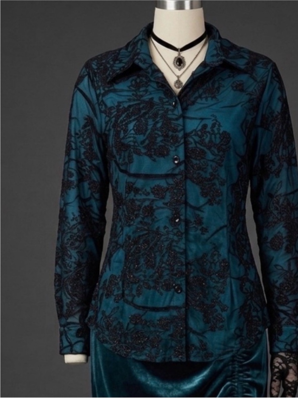 Coldwater Creek Teal Black Flocked Floral Mesh Blouse
Glitter Shimmer Top L